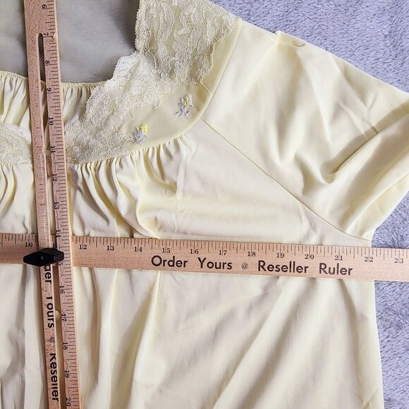 Vintage ShadowLine Robe Women M Yellow Short Sleeve Button Down Lace Trim Pocket - Picture 10 of 11